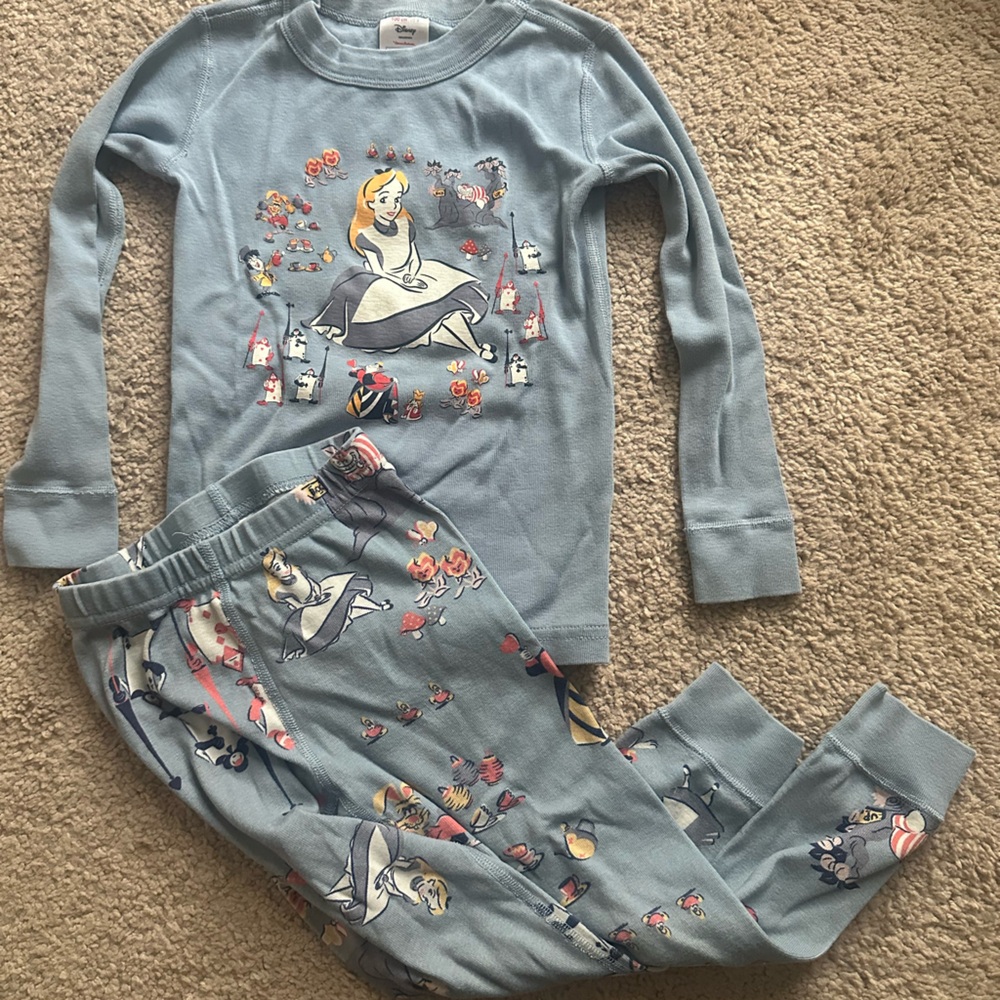 Hanna Andersson Alice in Wonderland pajamas, 100 (4)